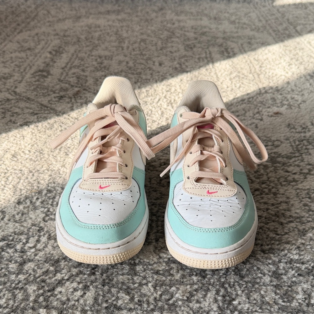 Nike Air Force 1 Youth 5.5Y – Pastel – Excellent Condition